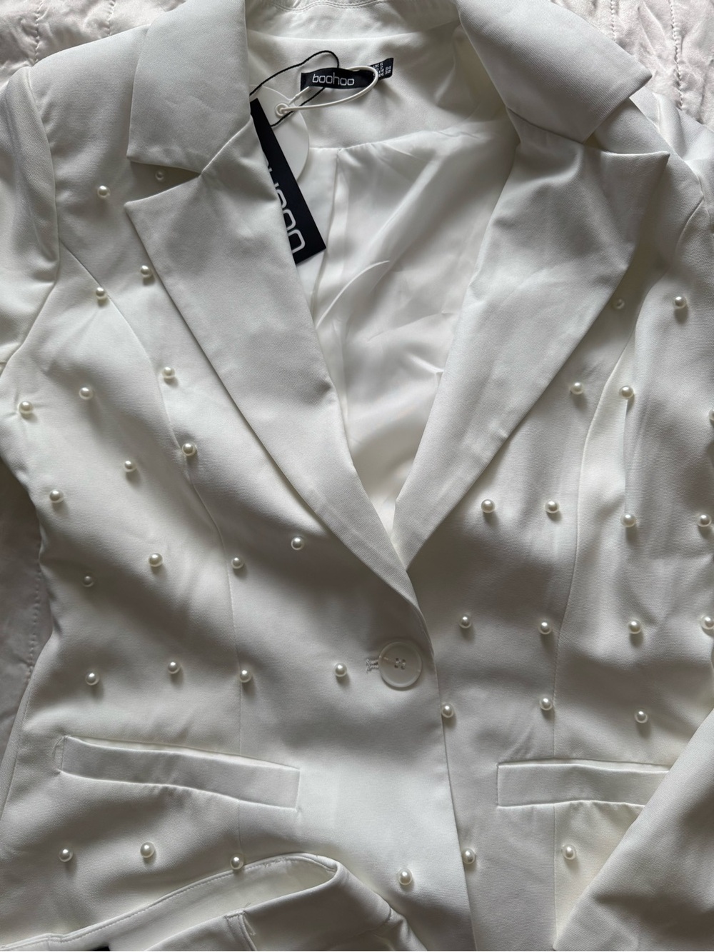 Boohoo White Pearl-Embellished Blazer and Shorts Set - Picture 5 of 6